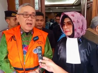 Mengaku heran ditahan di kasus korupsi pengadaan LNG, eks Direktur Pertamina ungkit kesaksian Dirut Nicke Widyawati