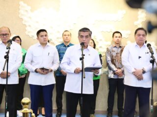 THR 2026 tak boleh dicicil, Menaker ingatkan kewajiban perusahaan