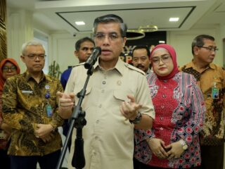 Jelang lebaran, Menaker tinjau posko THR 2026 untuk pastikan hak pekerja terpenuhi