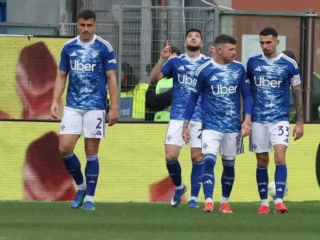 Pesta gol Como 1907 untuk penghormatan terakhir Michael Hartono