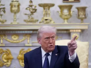 Trump: Mudah saja bagi Amerika buka Selat Hormuz dan ambil minyak Iran
