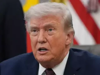 Trump: Selat Hormuz segera dibuka kembali, dengan atau tanpa kerja sama Iran