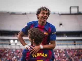 Barcelona makin 'nyaman' di puncak klasemen usai libas Espanyol 4-1, jauhi Madrid