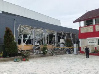 Ledakan kuat hantam lapangan padel di Bogor, bangunan hancur dan sekolah turut terdampak