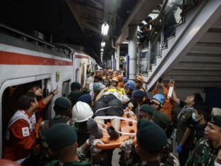 Kecelakaan kereta api Bekasi: Hingga pukul 07.00 WIB, korban tewas 7 orang, 81 luka-luka