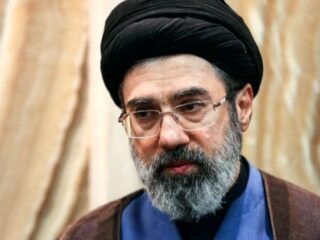 Pemimpin Iran Mojtaba Khamenei ternyata masih koma di Qom