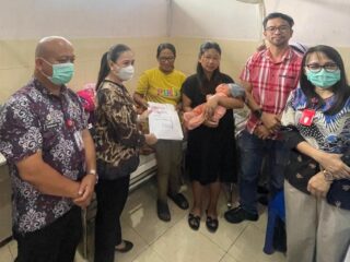 Gratis !!! Bayi baru lahir langsung dapat Akta Kelahiran di Minahasa