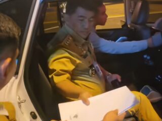 Pagi ini Wapres Gibran meninjau gedung KONI Manado dan keluarga korban gempa