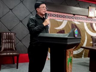 Rolling pejabat Pemkab Minut, ada yang dilantik berwajah musam, ada juga terlihat berseri