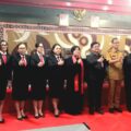 Usai pelantikan, Sekda Minut Novly Wowiling berfoto bersama para pejabat yang dilantik. (foto DL)