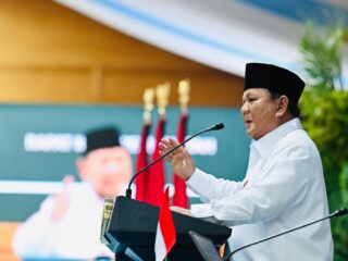 Hadapi ketidakpastian global, Prabowo tegaskan dua kebijakan strategis: Biaya haji turun dan IUP dievaluasi
