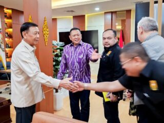 Bertemu Jenderal TNI Wiranto, Bamsoet dorong revisi UU Darurat 1951 tentang senjata api