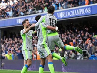 City dekati Arsenal usai bantai Chelsea 3-0 di Stamford Bridge