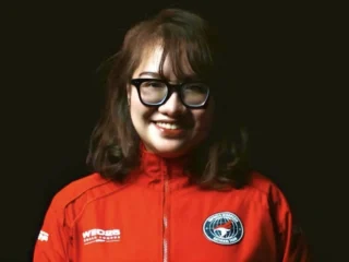 Kompetisi mayoritas kaum adam, Glorya Famiela,  ‘Kartini’ di balik prestasi 'e-sports' Indonesia