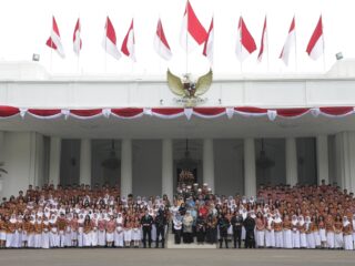 Istana untuk Anak Sekolah: Kisah sikembar Kennisya dan Keisya pertama kali ke Istana Kepresidenan Jakarta