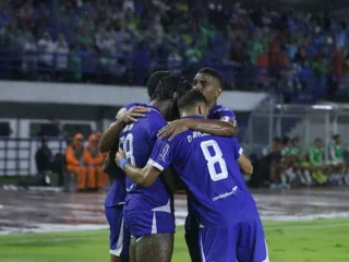 Drama 5 gol di GBLA, Persib tundukkan Bali United 3-2