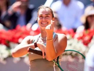Madrid Open: Rybakina tumbang, Sabalenka bangkit singkirkan Naomi Osaka