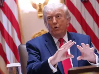 Klaim! Trump: Iran mulai menyerah meski 'deal' damai masih rumit