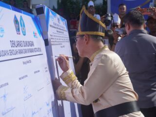 Hardiknas 2026 di Bitung, wali kota tegaskan: Perbaiki pendidikan dimulai dari kelas