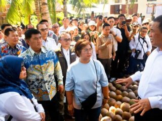 Amran Sulaiman tinjau lokasi strategis Pembibitan Kelapa dan Apresiasi Kinerja Yulius Selvanus
