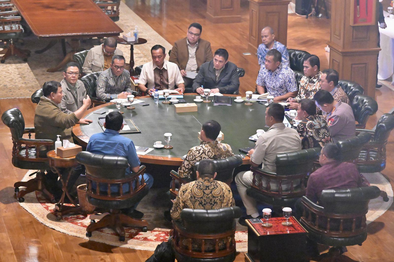 Prabowo pimpin ratas di Hambalang bahas buruh