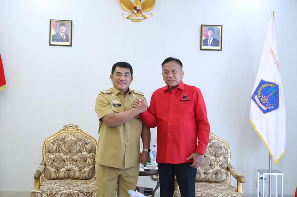 Gubernur Sulut dan mantan gubernur Sulut silaturahmi