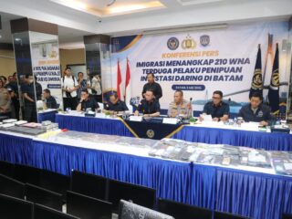 210 WNA diduga terlibat 'online scam' dan 'love scamming' diamankan di Batam