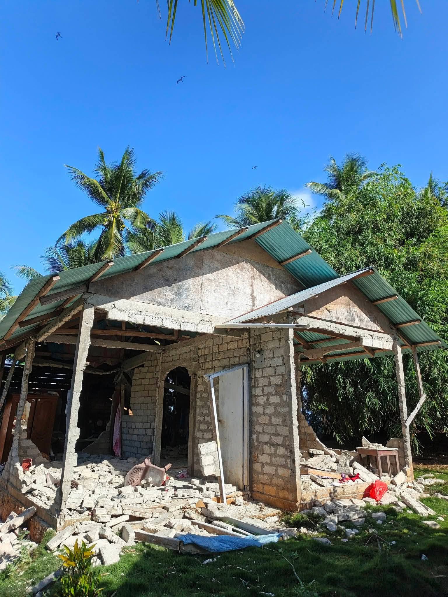 kerusakan akibat gempa magnitudo 7,7 di kepulauan Sangihe