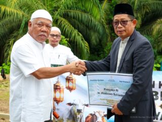 Iduladha perdana di Masjid Negara IKN, sapi kurban Presiden dan Wakil Presiden disalurkan