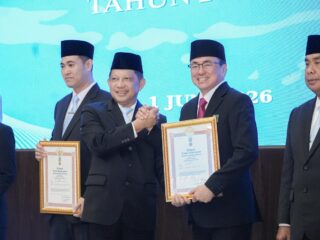 Andrei Angouw cetak prestasi nasional! Mendagri ganjar Satyalencana Wira Karya