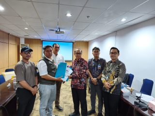 Setelah kalah di MA, BI Sulut akhirnya serahkan dokumen Program Sosial ke LSM Rako