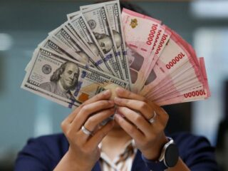 Tadi pagi: Rupiah naik 0,89 persen hingga nyaris sentuh Rp17.600, IHSG melonjak 3,30 persen ke level 6.206