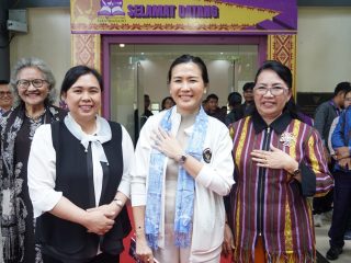 Veronica Tan di IAKN Manado