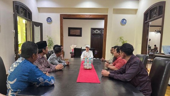 IKA BEM Nusantara sambangi Jokowi