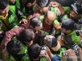 Mengharukan! Para sopir Ojol hadir beri dukungan kepada Nadiem