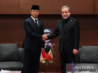 Menlu RI-Iran bertemu: Pentingnya penyelesaian konflik melalui dialog, diplomasi, penghormatan kedaulatan negara, dan hukum internasional