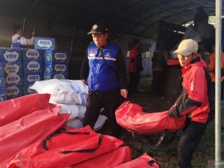 Kebakaran kampung adat Cipta Mulya Sukabumi, Kemensos salurkan bantuan Logistik Rp278 Juta