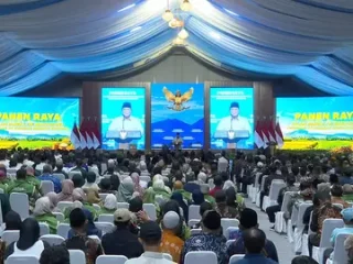 Terhadap sikap pesimistis dan tebar isu Indonesia kolaps, Prabowo: Kalau pakai kacamata gelap ya gelap terus..!