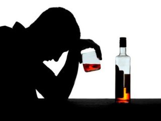 Ahli saraf: Konsumsi alkohol secara rutin dan berlebihan percepat penuaan otak