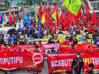 Revolusi status buruh harian lepas, koperasi pekerja jadi relevan