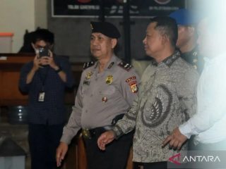 DPR RI soroti penahanan Febrie Adriansyah tanpa rompi tahanan dan borgol