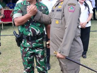 Gubernur Yulius Selvanus dorong inovasi sabut kelapa jadi genteng, Talaud siap ciptakan peluang ekonomi baru