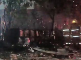 Toko gas dan mobil di komplek Eramas 2000 terbakar