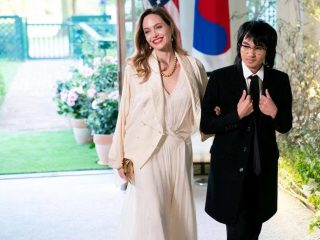 Angelina Jolie tinggalkan AS ke Kamboja demi putra adopsi Maddox