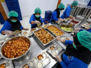 Menghentikan program MBG hilangkan nafkah lebih dari satu juta orang