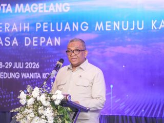 Pencari Kerja Wajib Adaptif! Wamenaker Tekankan Pentingnya Soft Skills dan Sektor UMKM