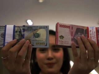 Menguat! Nilai tukar rupiah naik 63 poin seiring perkembangan positif AS-Iran