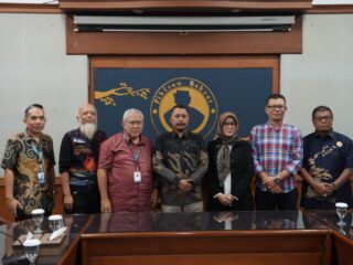 Pikiran Rakyat–Media Aceh kolaborasi bangun balai Desa Pascabencana di Aceh Tamiang