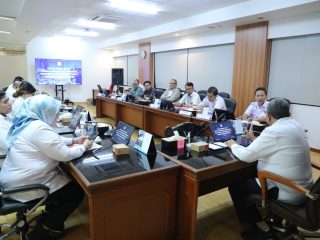 Wamenaker dorong dialog sosial perkuat hubungan industrial di PT Indonesia Epson Industry