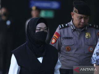 Diduga peras perangkat daerah, Bupati Sukoharjo Etik Suryani kena OTT KPK